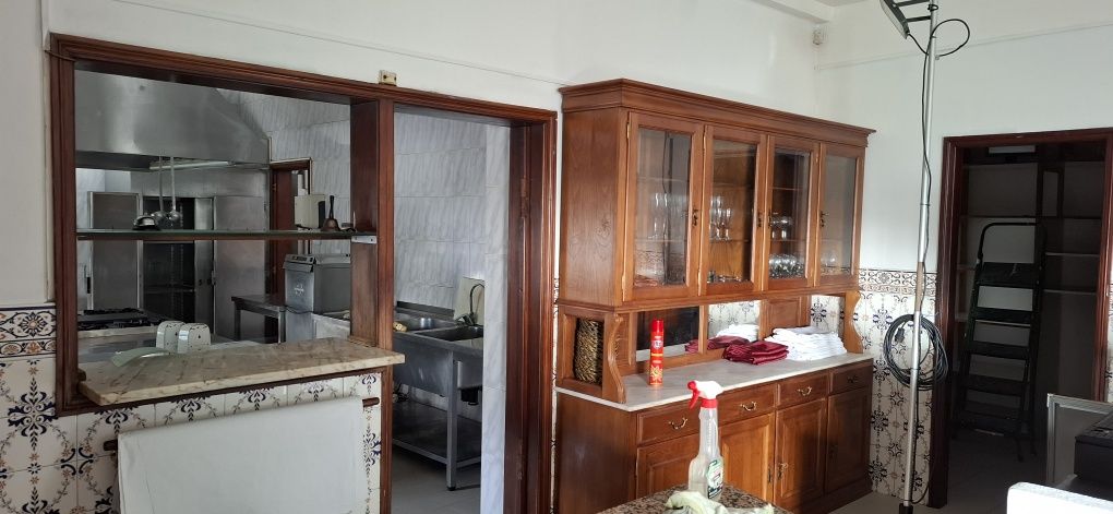 Aluga-se à exploração o Restaurante Manjar se Canelas
