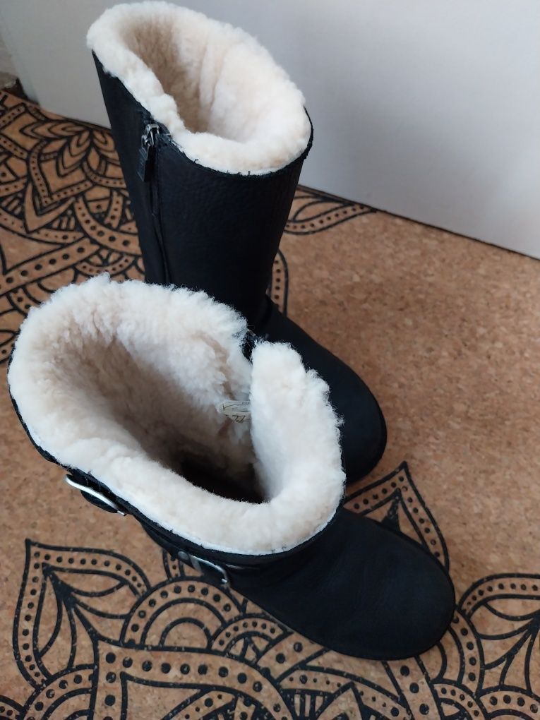 Czarne skórzane kozaki UGG botki śniegowce UGG Australia rozmiar 36