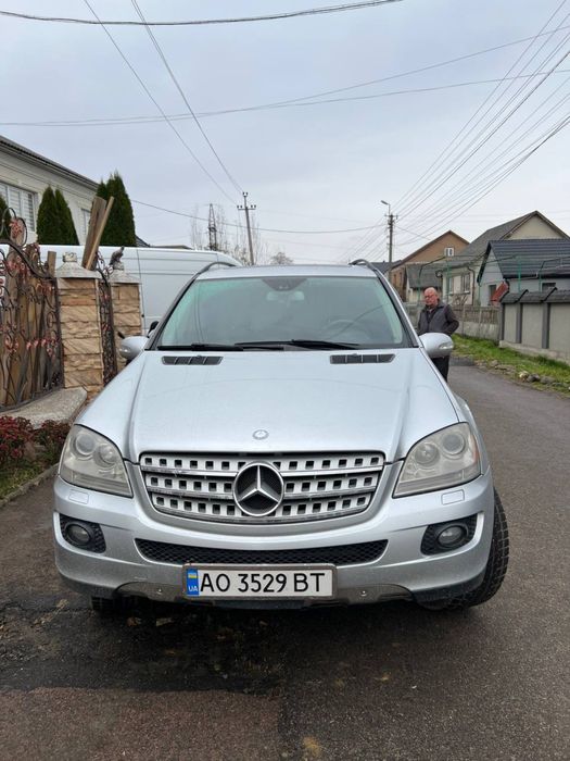 Продам автомобіль дуже гарне авто я 2 власник