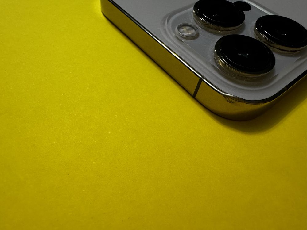 iPhone 13 Pro Gold 256 GB + Apple Silicone Case 2 szt