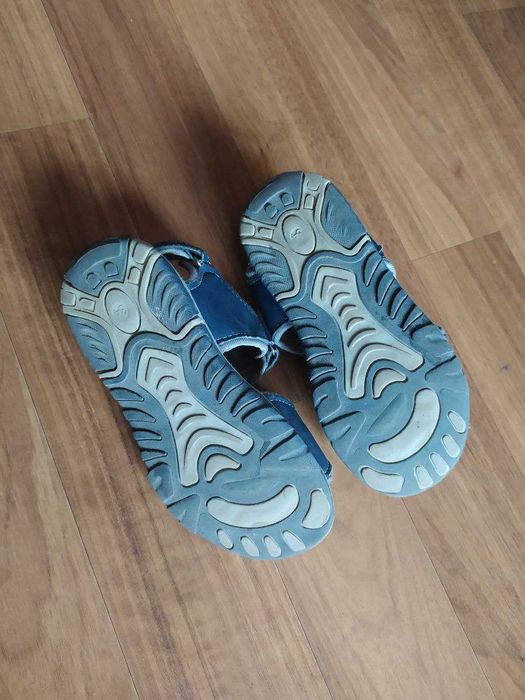 Босоніжки для хлопчика 7-8 років