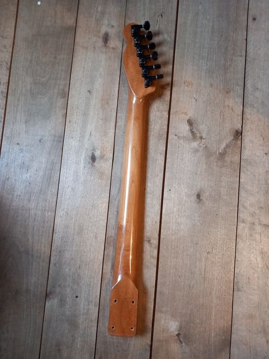 Gitara elektryczna gryf klonowy stalowe progi