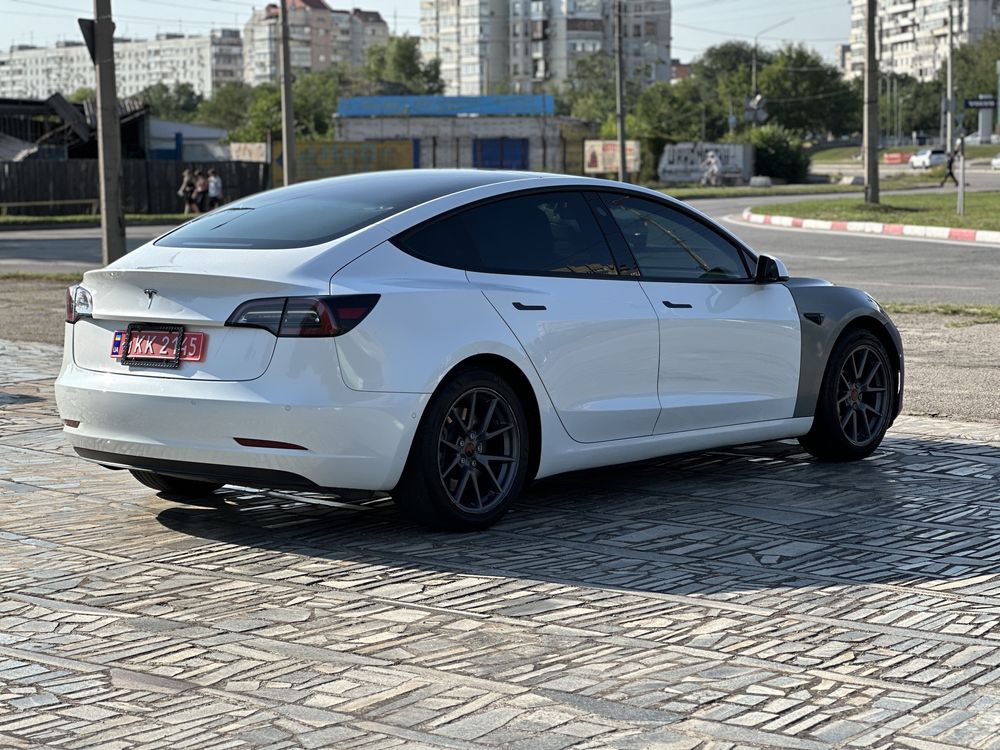 Tesla Model3 2021 года