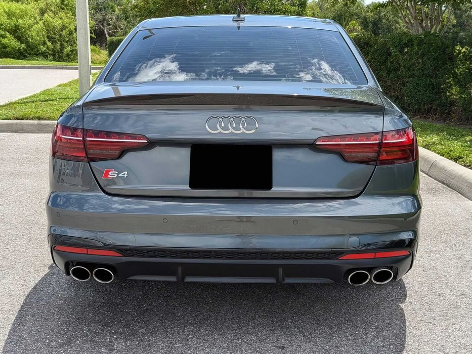 Audi S4      2020