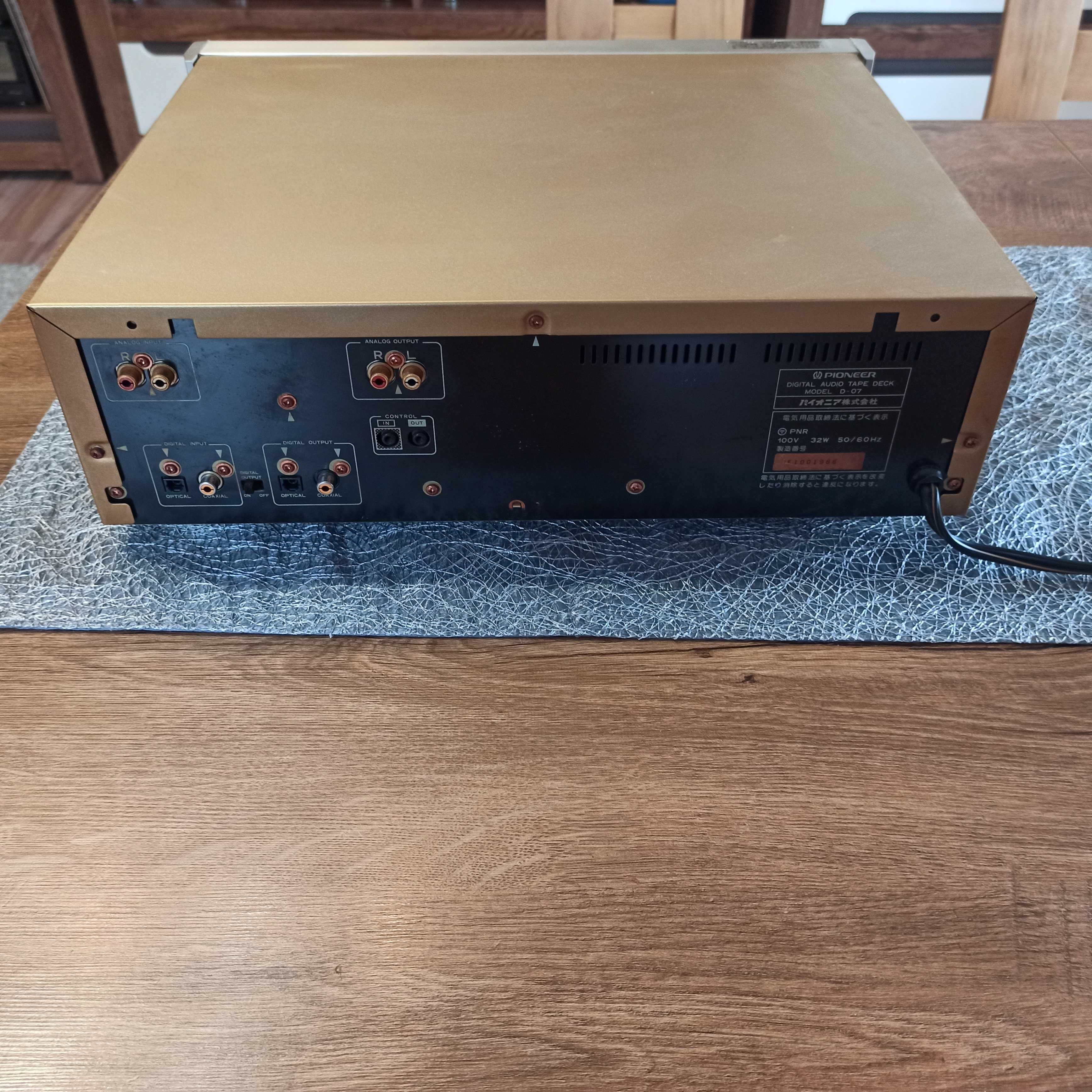 Pioneer DAT D-07 idealny stan