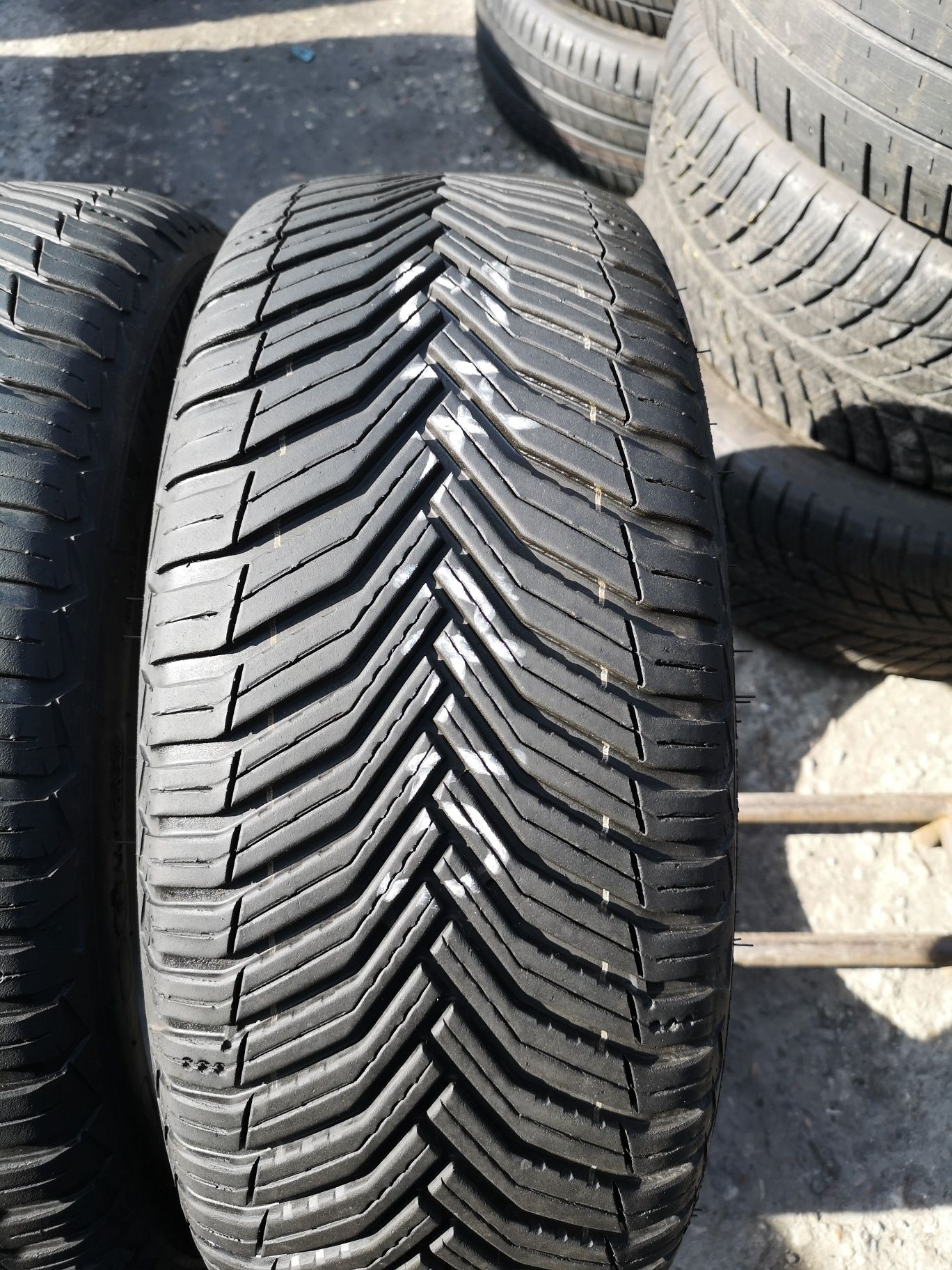 Opony wielosezonowe 205/45/17 Michelin Cross Climate 2 2szt 2022r