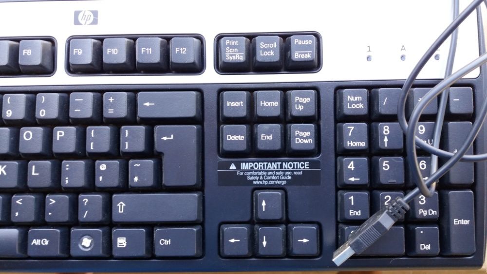 Teclados Inglês, Alemão e Espanhol.