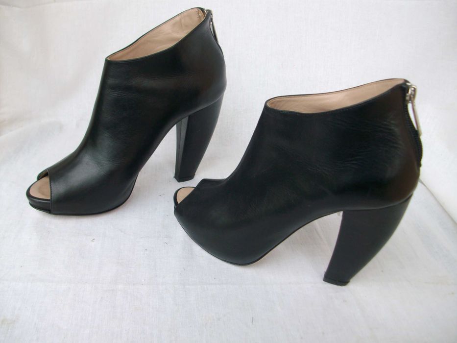 Simple włoskie skórzane letnie botki szpilki 37
