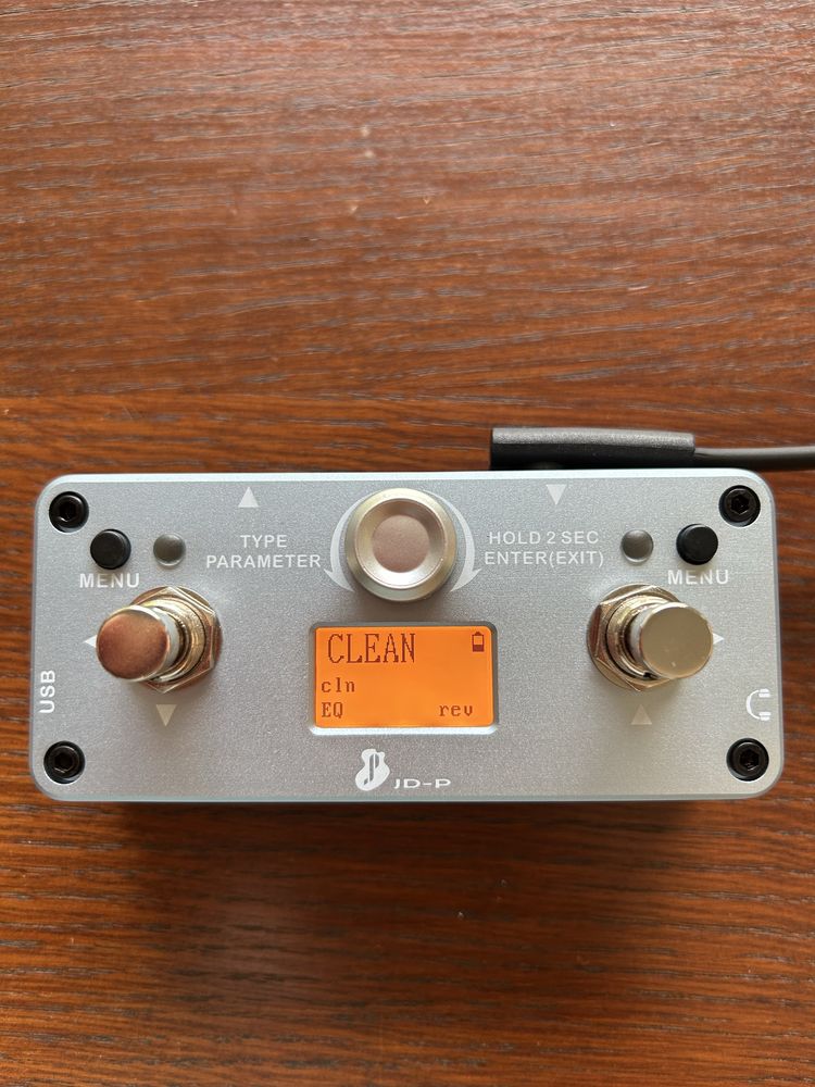 Kompaktowy multiefekt gitarowy z automatem perkusyjnym JUST PRO JD