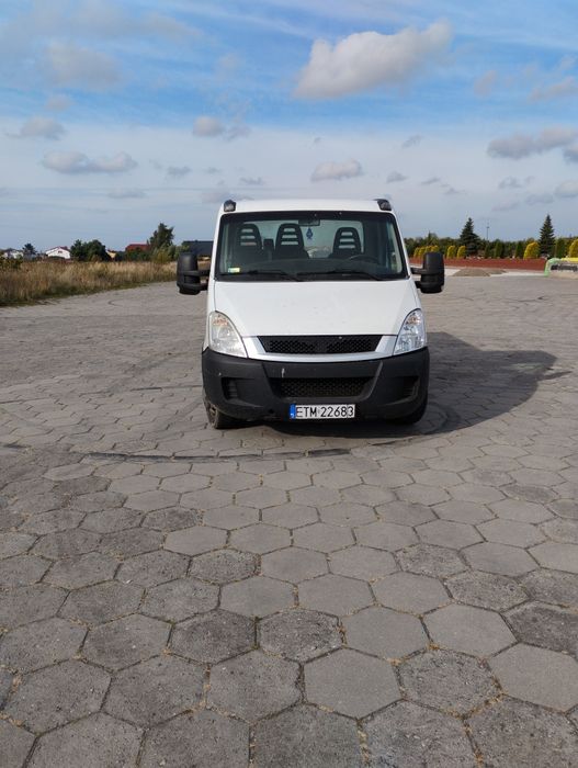 Iveco daily 2.3 z 2011 roku blizniam wywrotka mały przebieg nowe opony