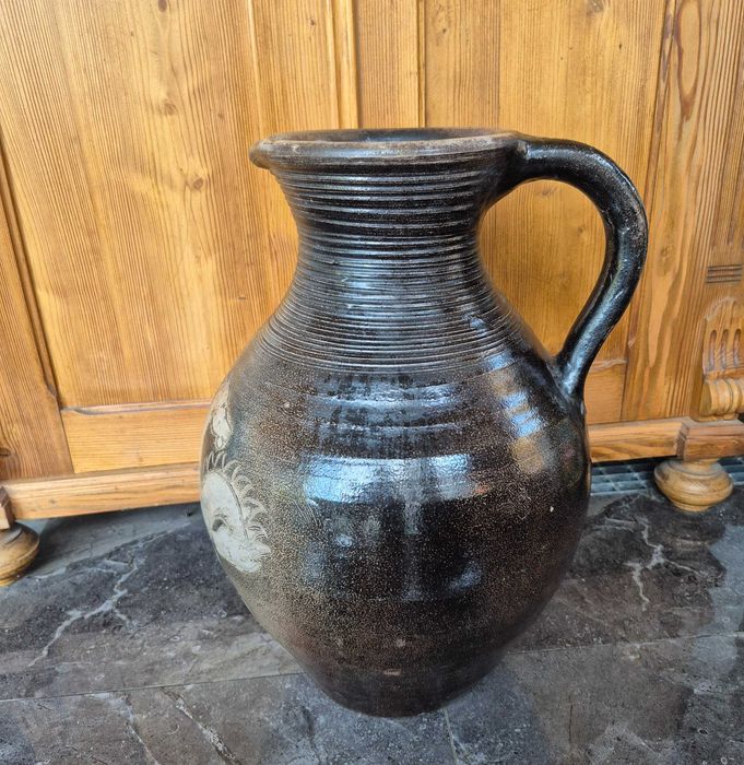 Duży ceramiczny dzban
