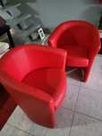 Poltronas vermelhas, como novas  2 poltronas. 25 euros cada.