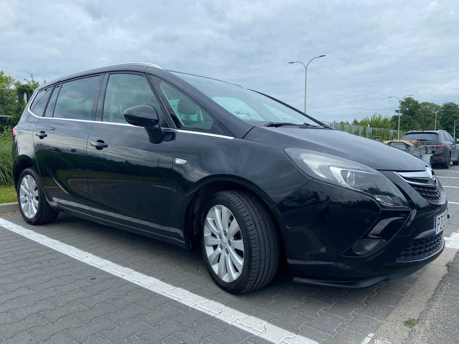 Prywatnie-Opel Zafira bardzo zadbana technicznie i wizualnie. II właś.