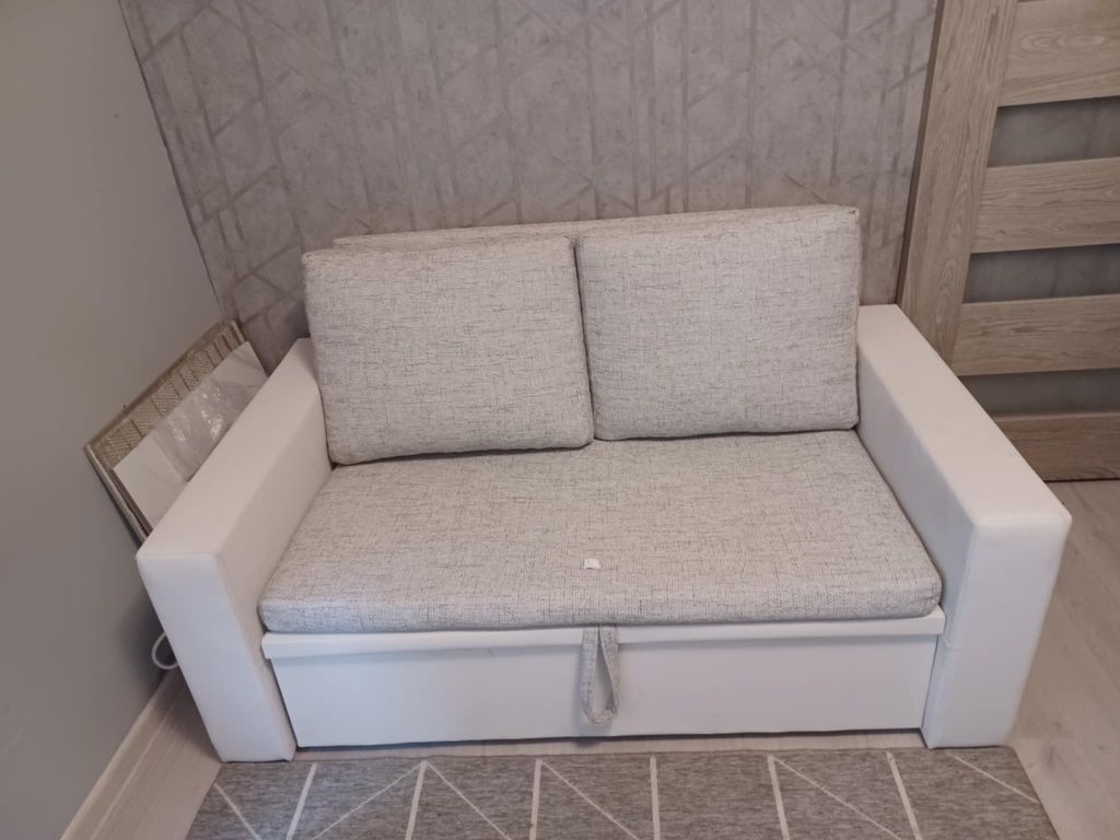 Sofa 2 osobowa biała rozkładana