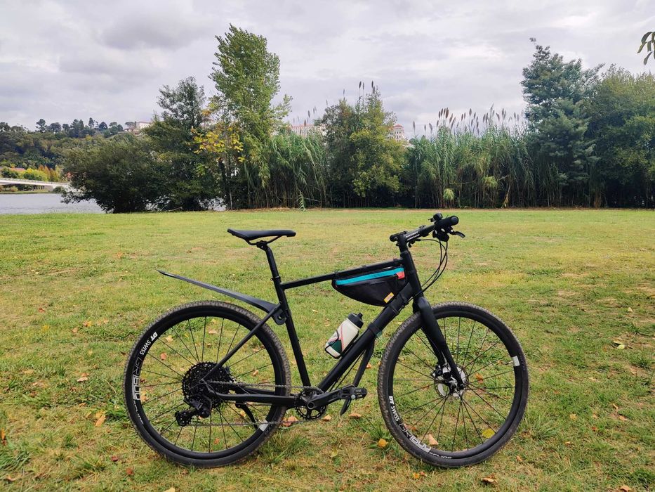 Bicicleta commute/gravel flat bar