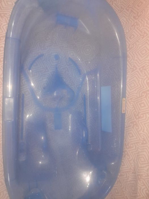 2 banheiras de  bebe 10€ cada