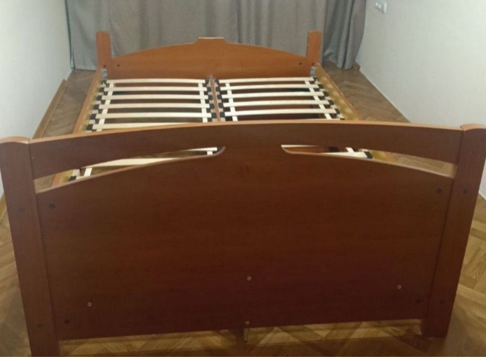 Продам деревʼяне ліжко