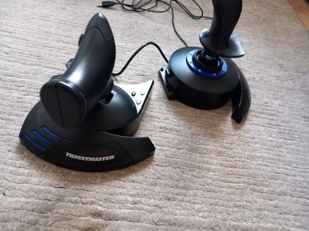 Joystick thrustmaster hotas 4