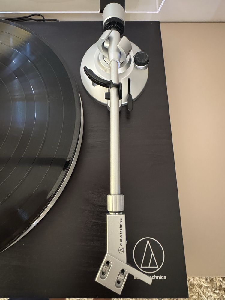 Gira discos Audio Technica AT-LPW30BK