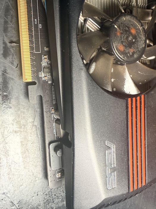 Видеокарта ASUS ENGTX550 Ti DC TOP/DI/1GD5.