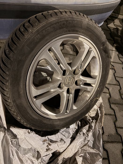 Felgi aluminiowe z oponami zimowymi