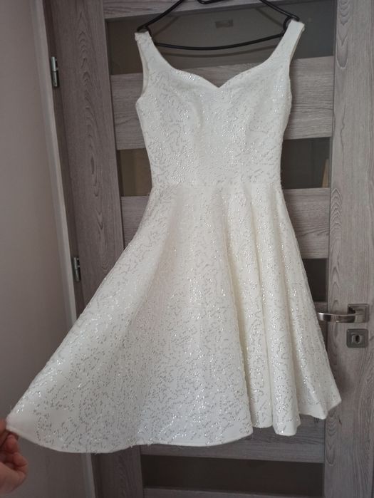 Sukienka ślubna wiązana