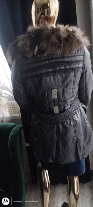 Kurtka damska z naturalnym kołnierzem