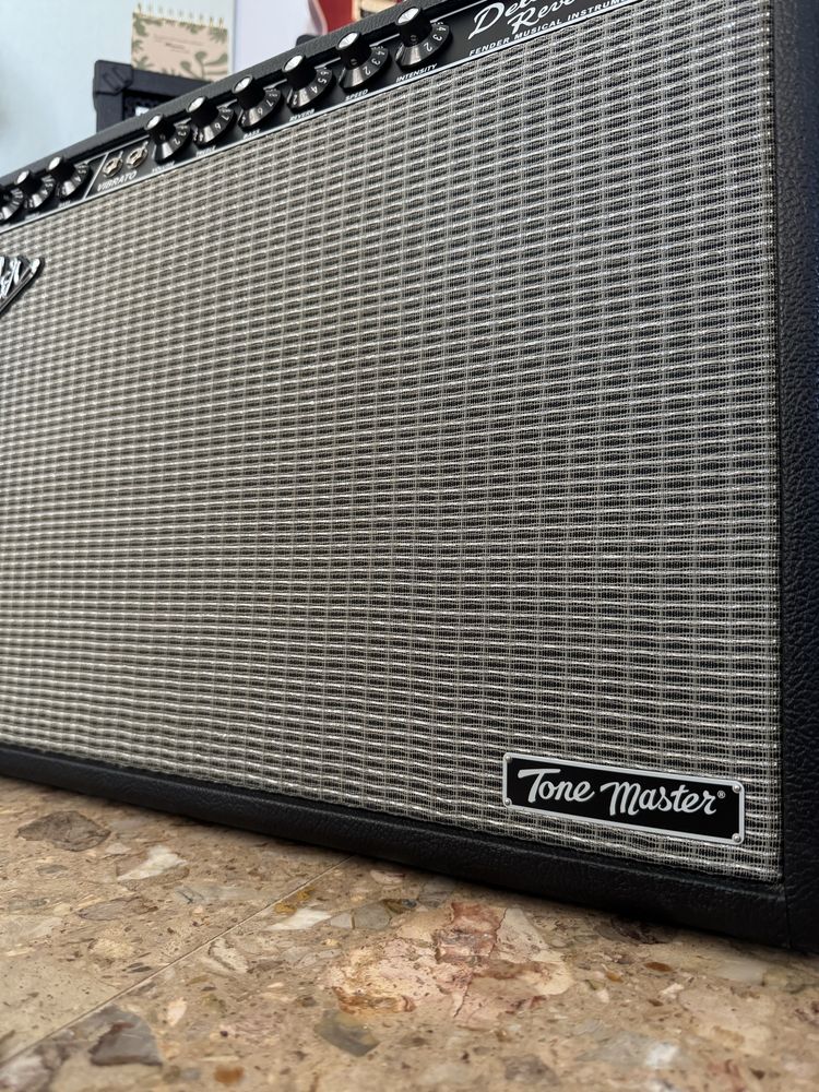 Fender Deluxe Reverb Tone Master