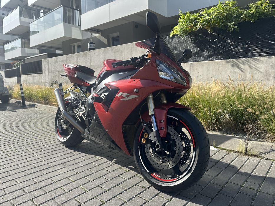Yamaha R1 RN09 Garażowany