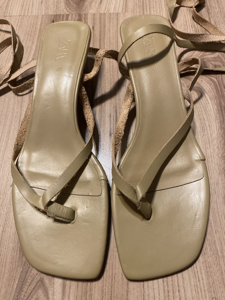 Босоніжки zara нові шкіряні