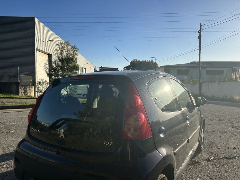 Peugeot 107 1.0 (Motor Toyota) 68 cv – 2009 –