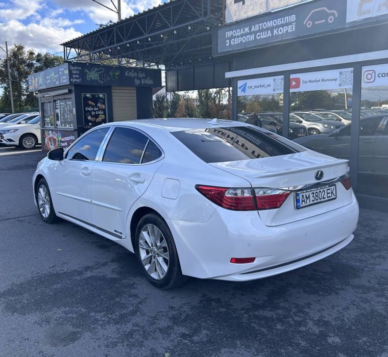 Продам Lexus es300h 2013р.в 2.5 гібрид 183тис.км пробіг