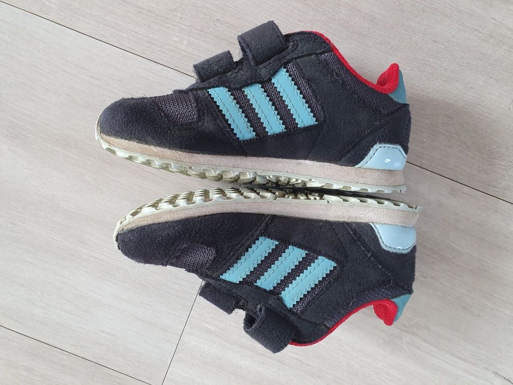 Buty chłopięce adidas 23