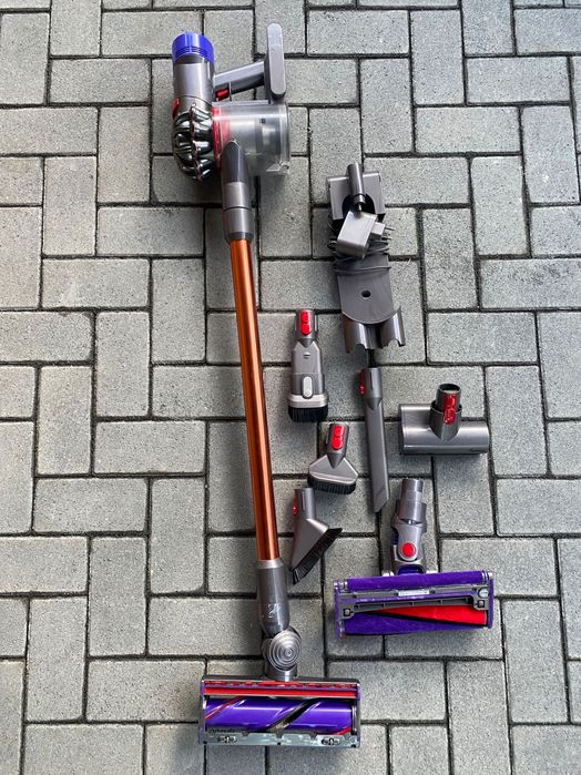 Dyson v8 пилосос