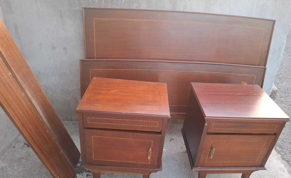 Cama com colchão e estrado
