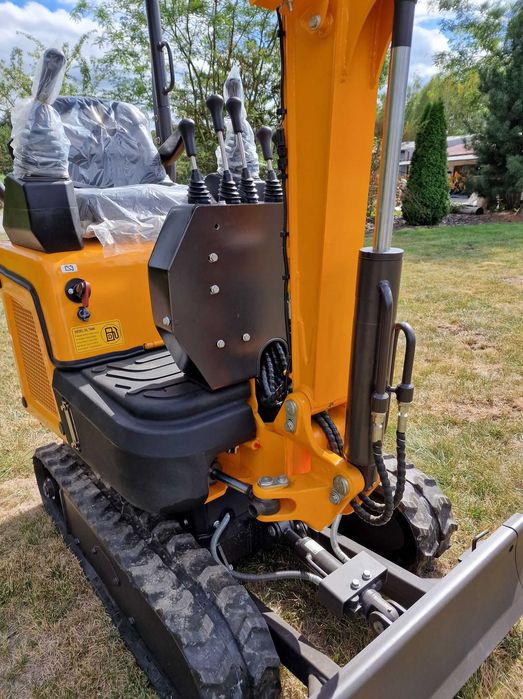 Mini Koparka Berger Kraus BK1300JSR silnik KUBOTA sterowanie JOYSTICK