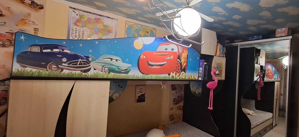 Дитяче двоповерхове ліжко з матрасами + комод + стелаж на книги