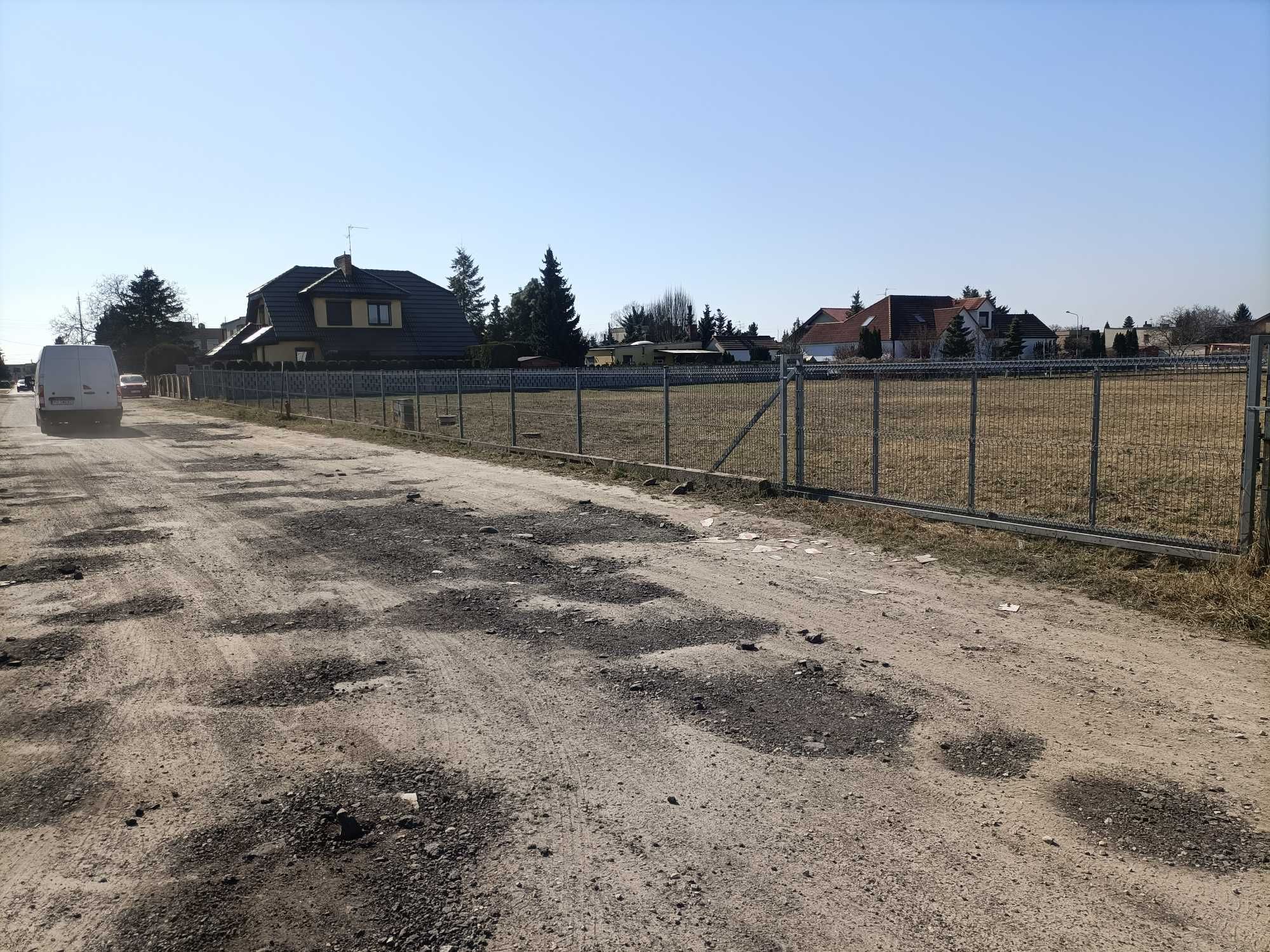 Działka 838m2 - media i M.P.Z.P. - Doskonała Lokalizacja !!