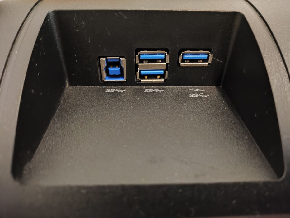 Monitor Philips 24" | Webcam | Microfone | Colunas