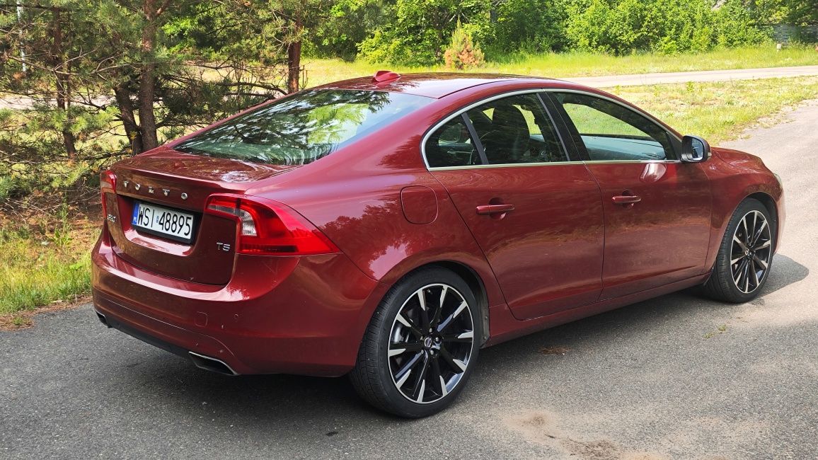 Volvo S60 II T5 wnętrze Rdesign