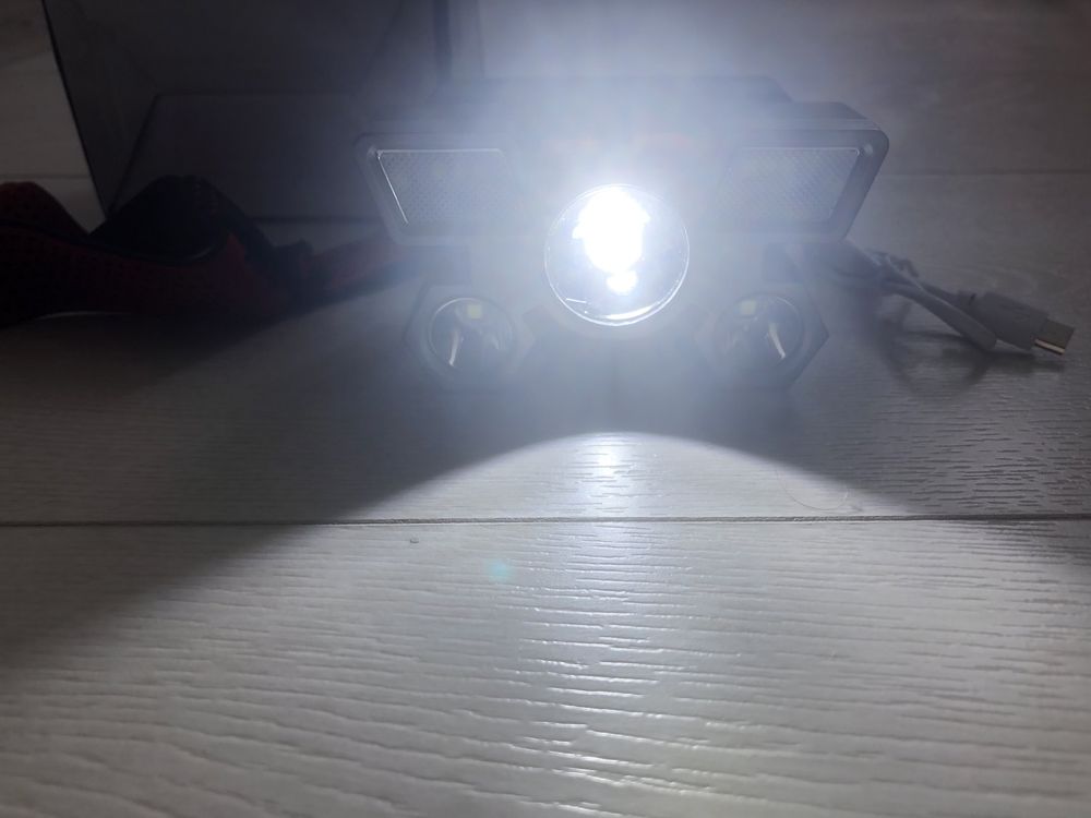 Налобный led фонарь с встроенным АКБ