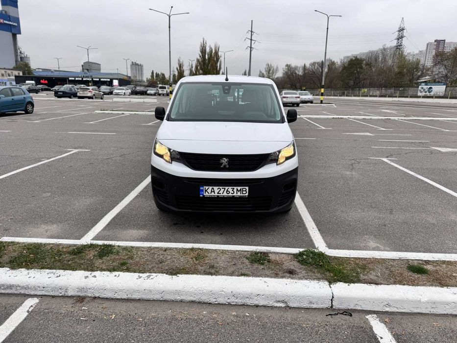 Peugeot Partner 2023 Crewcab 1.5 BlueHDi MT (100 к.с.) L2  •  Base