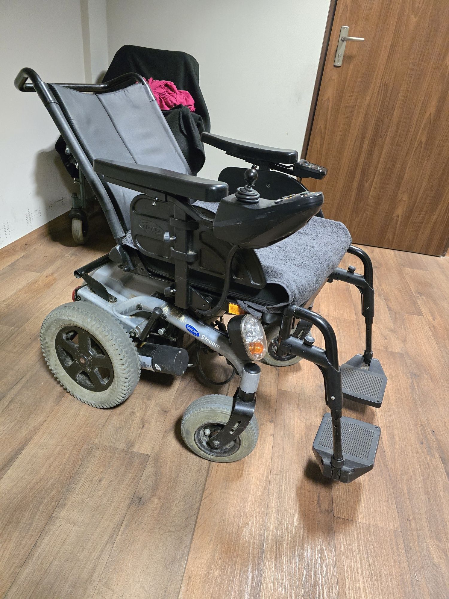Wozek elektryczny inwalidzki Invacare stream