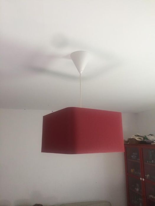 Candeeiro de teto IKEA vermelho