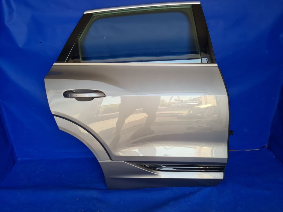 DRZWI kompletne tylne prawe AUDI E-TRON 55 prawy tył LZ7F OEM