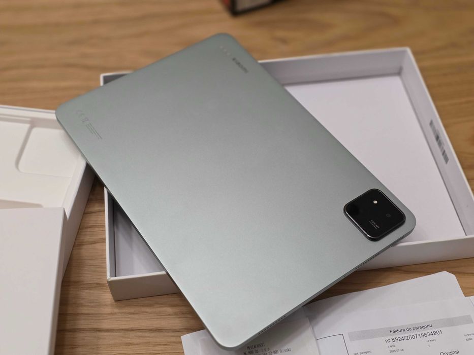 Tablet Xiaomi Pad 7 8/256 GB super stan długa gwarancja 07.2027 etui