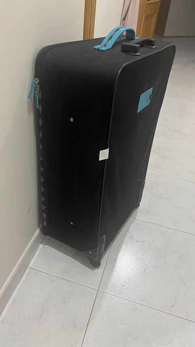 Mala de Viagem Preta Grande –Também serve como Mala de Arrumação