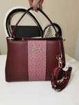 Nowa oryginalna torebka firmy Guess Saldoni Satchel bordowa