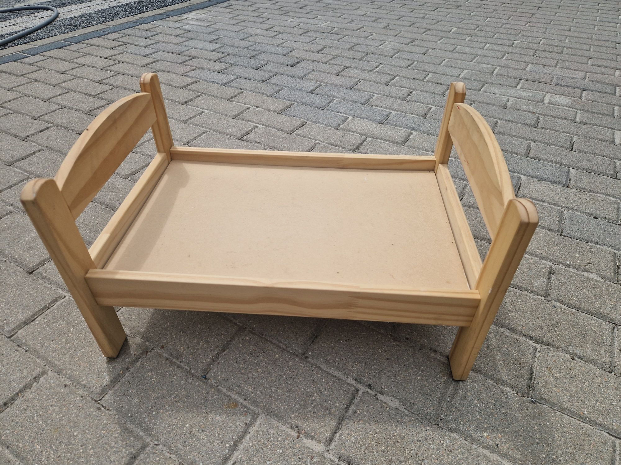 Łóżeczko dla lalki