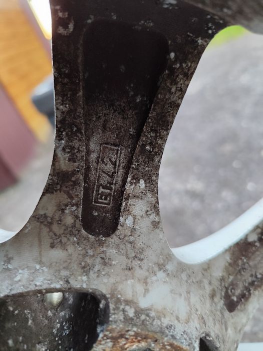 Komplet kół zimowych na  alufelgach 215/65/16